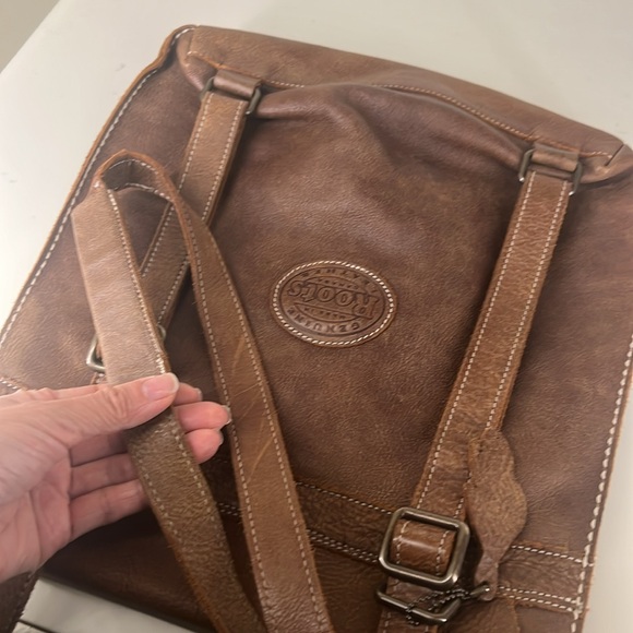 ROOTS Premium Convertible Crossbody into Backpack Brown 100% Leather Bag - Picture 14 of 14